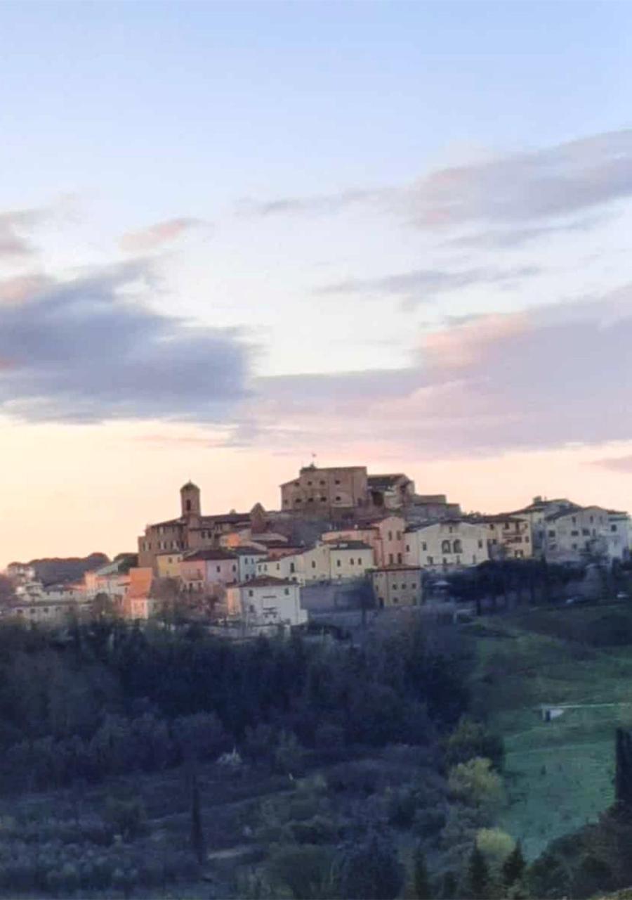 Casa Vacanze L'Acquerello Lari Kültér fotó